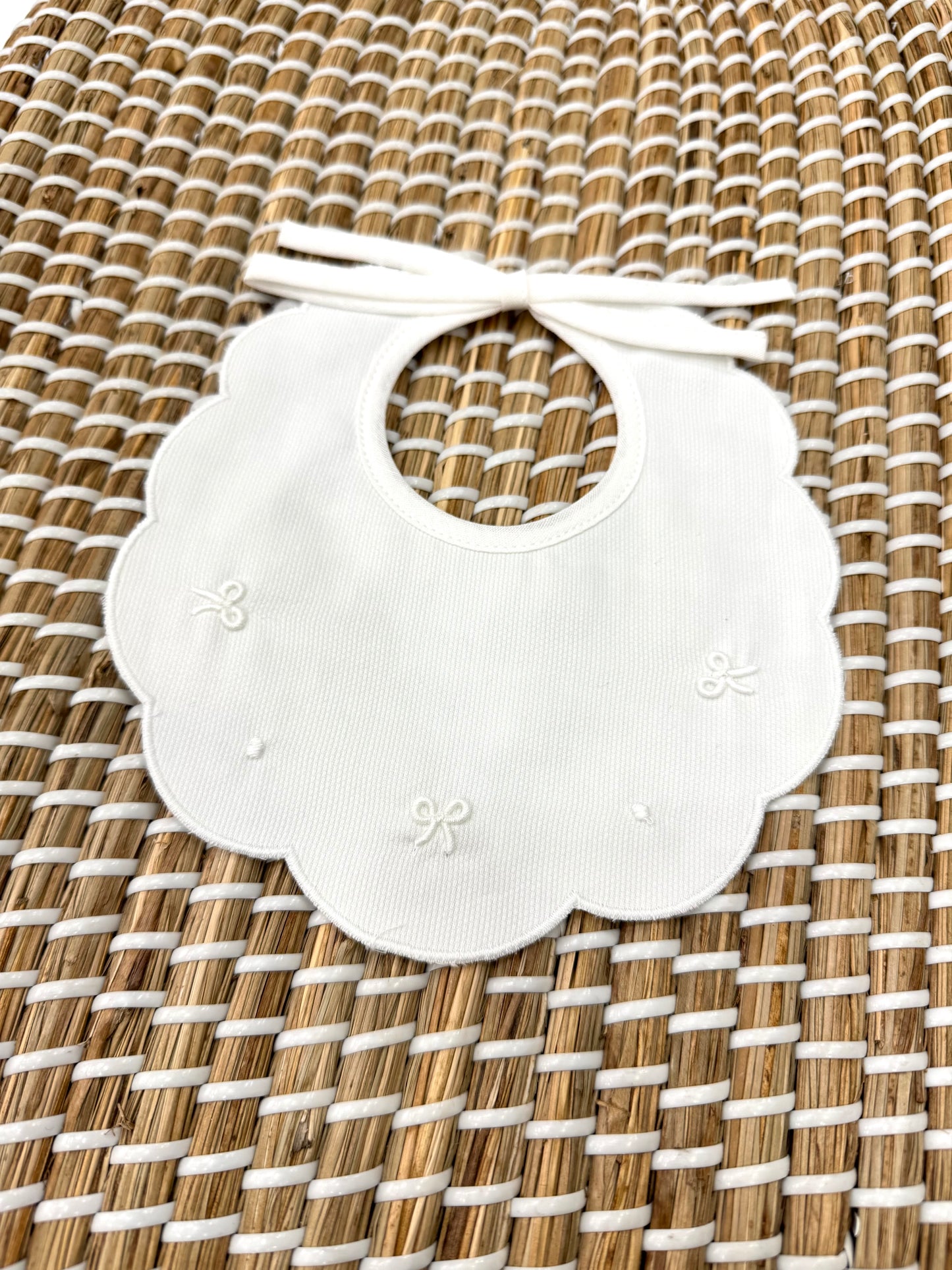 Bavetta fiocco bianco