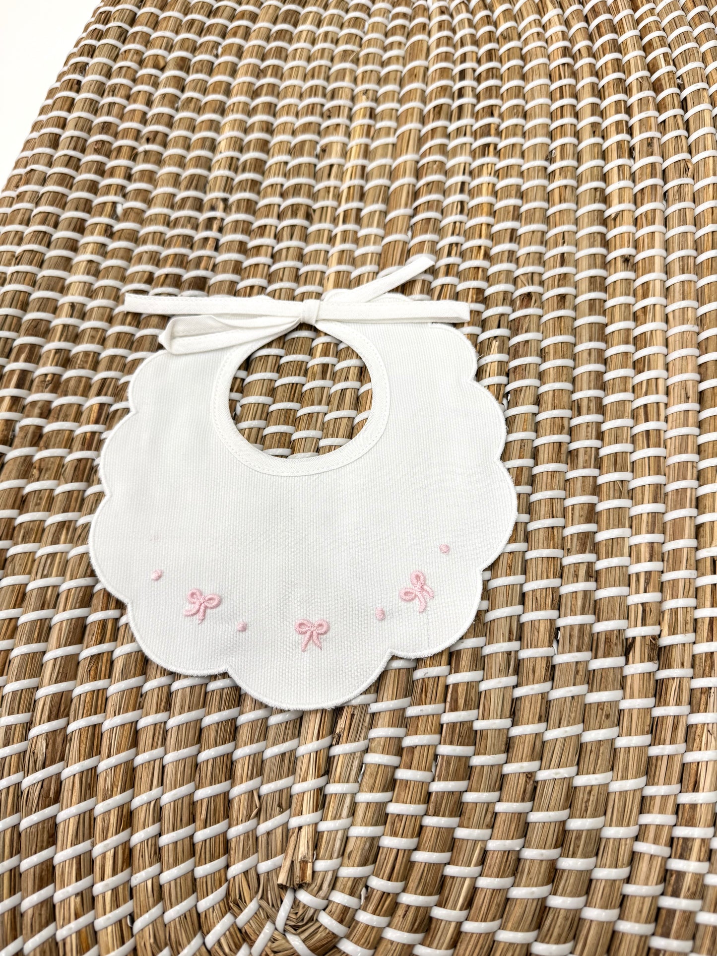 Bavetta ArtigianBaby fiocco