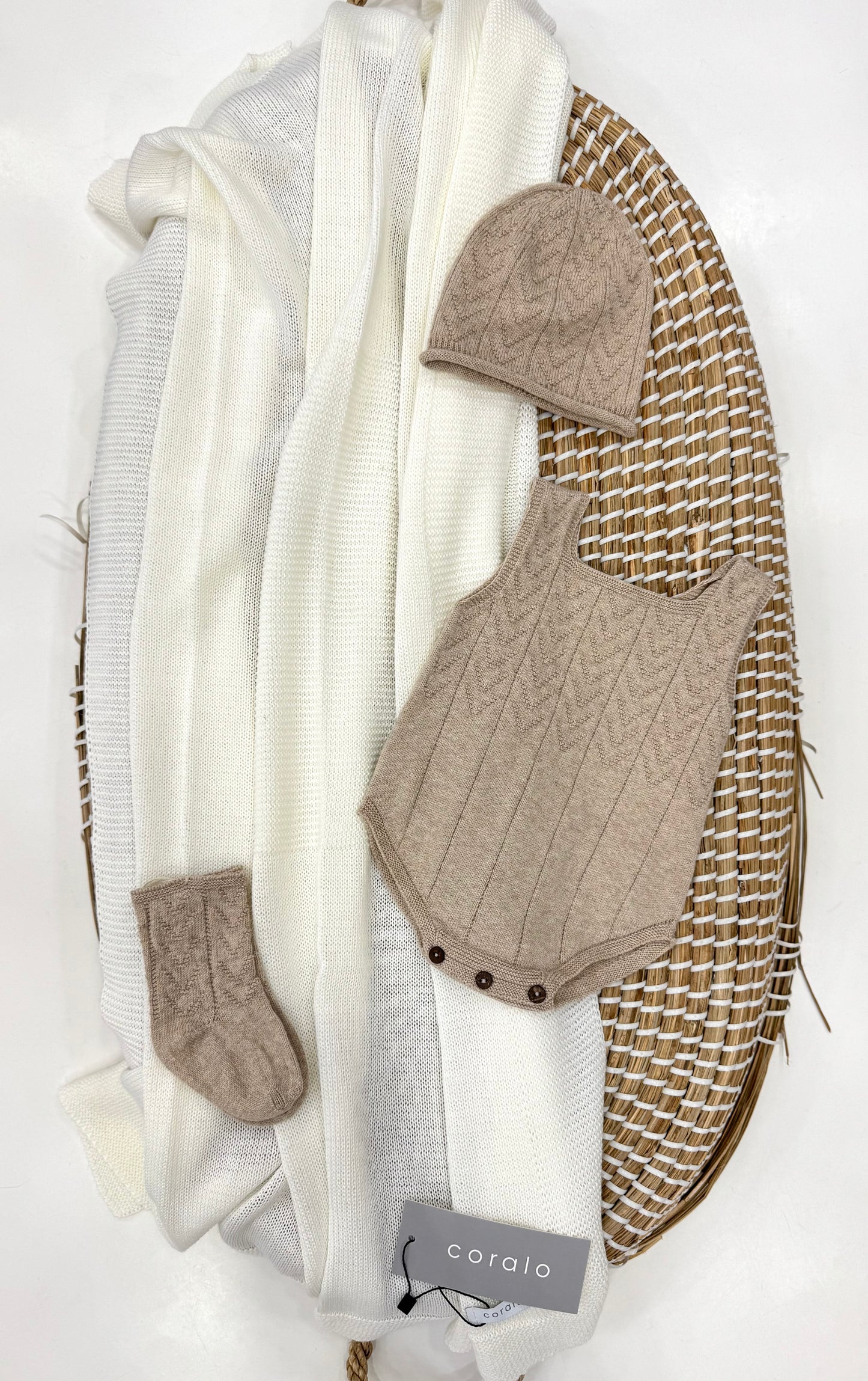 Pagliaccetto traforato beige