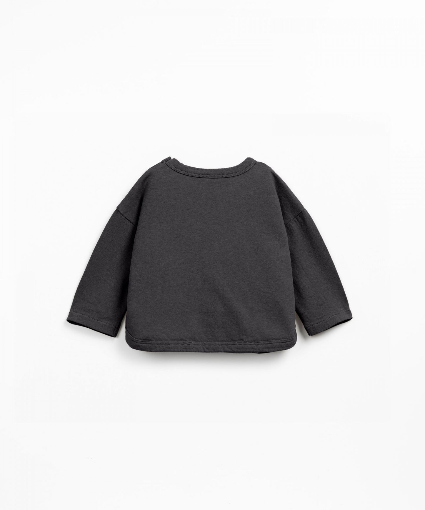 maglia con apertura sulla spalla