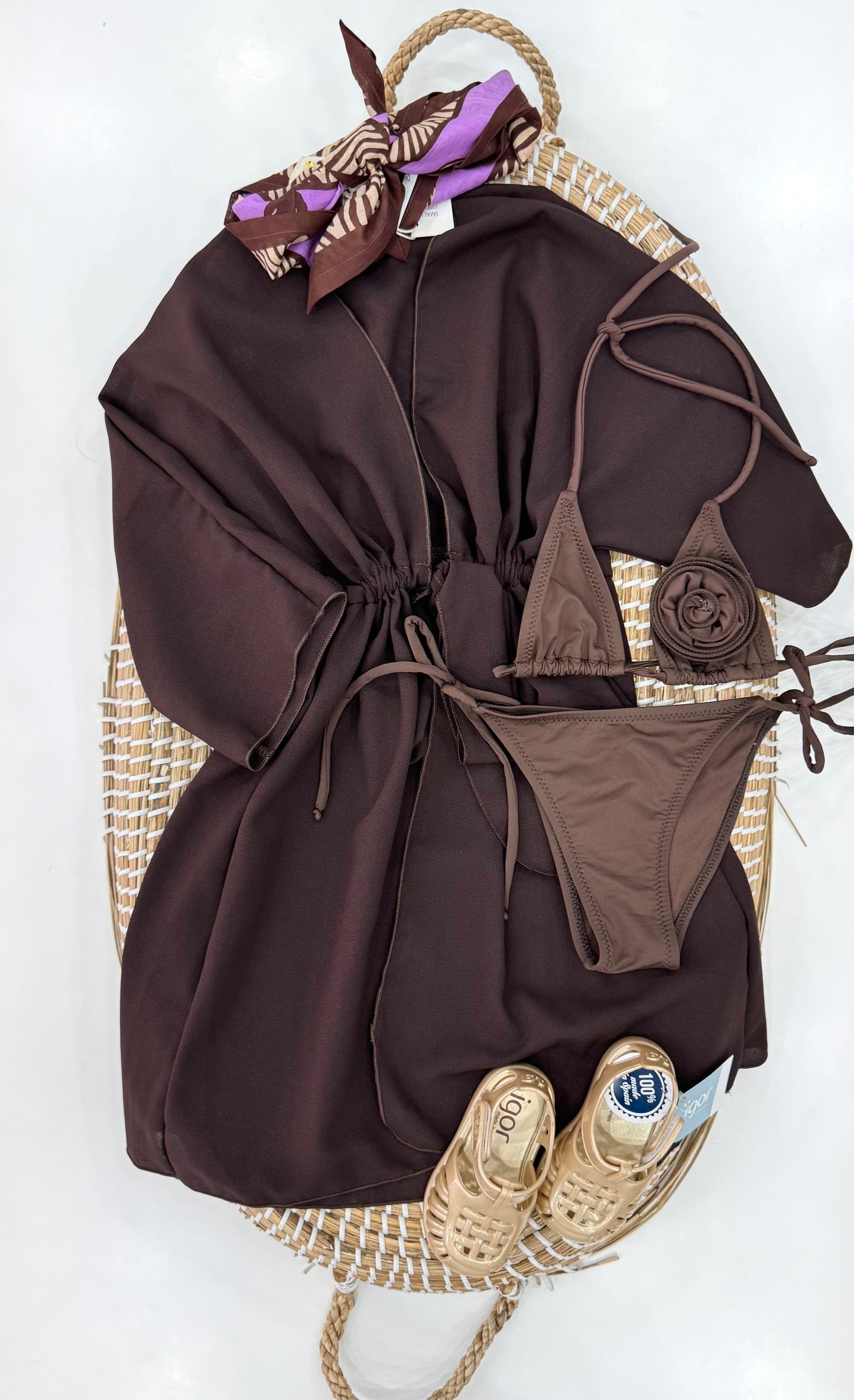 costume marrone