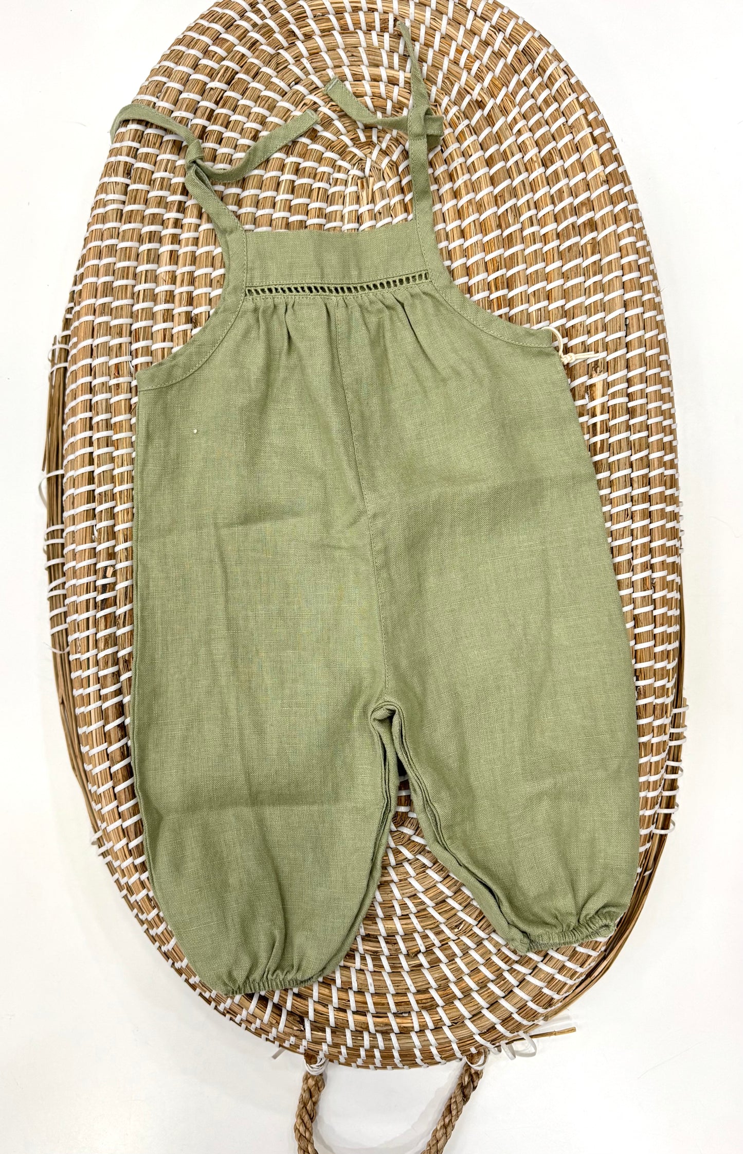 Salopette in lino verde