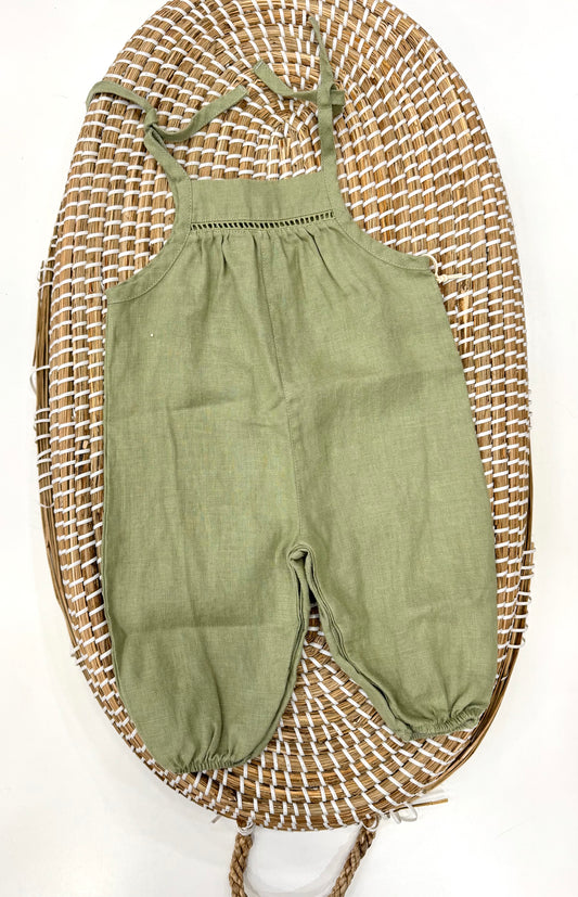 Salopette in lino verde