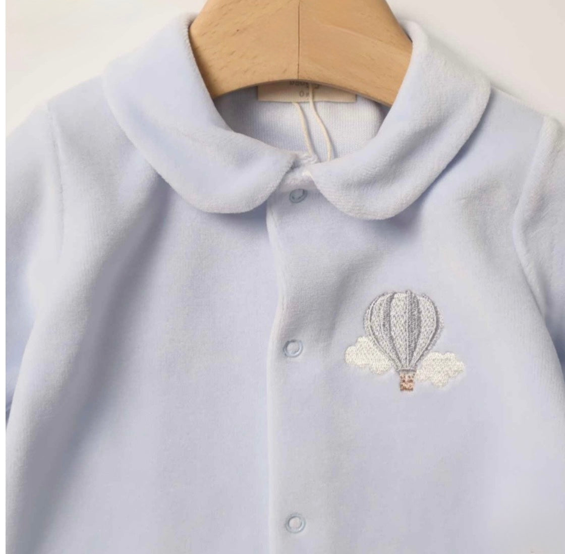 Tutina in ciniglia ricamo mongolfiera azzurro